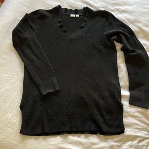 Black gap sweater
